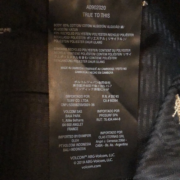 Volcom shorts - Picture 6 of 7